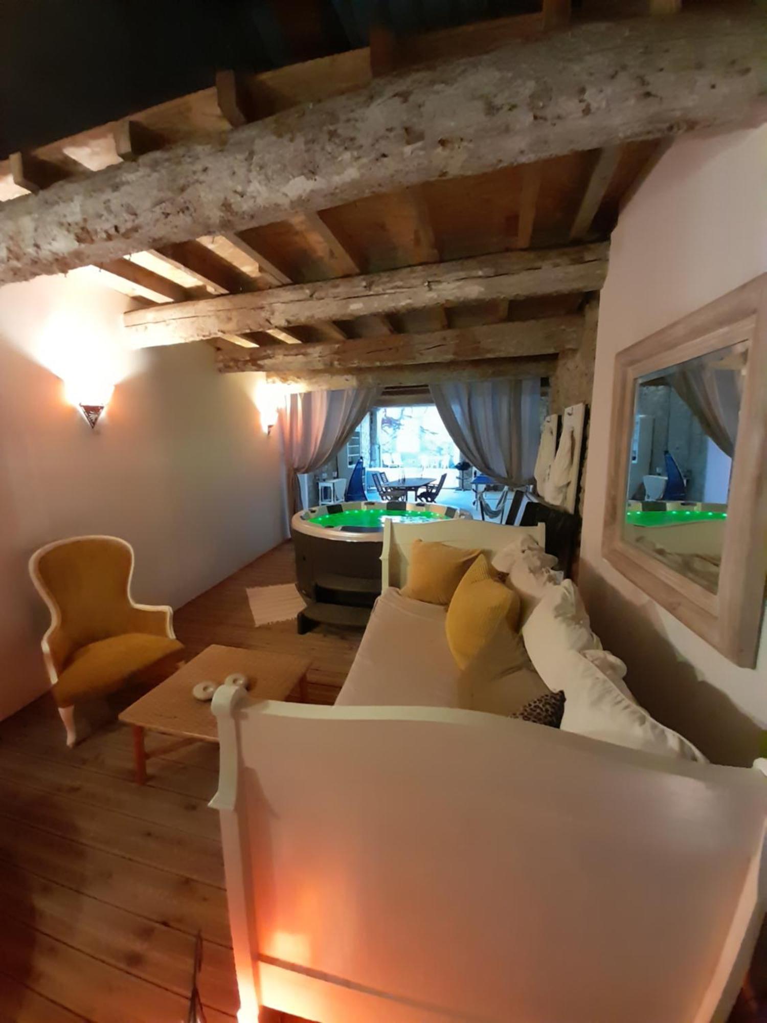 Le Gite De Sainte Valiere Piscine Et Spa Екстериор снимка